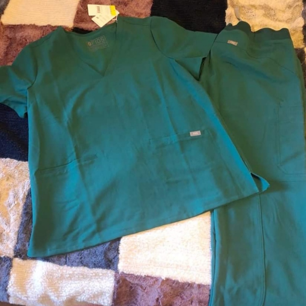 Hunter Green Figs Scrubs